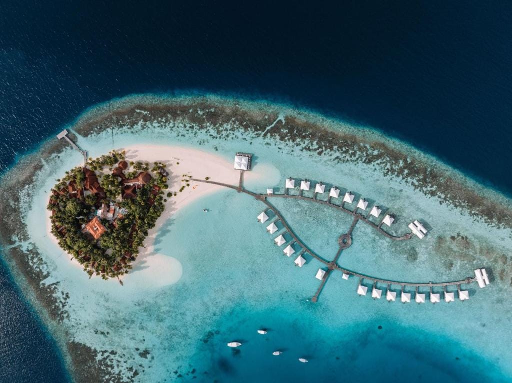 Diamonds Athuruga Maldives Resort & Spa