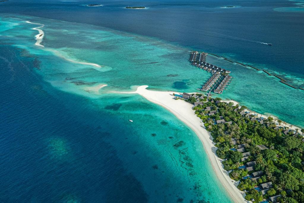 Four Seasons Resort Maldives at Landaa Giraavaru — 1