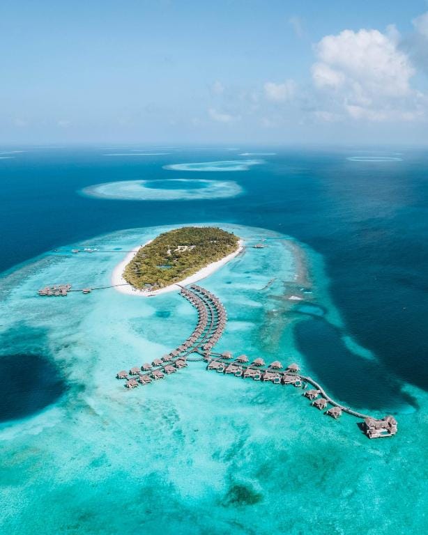 Vakkaru Maldives - Luxury Private Island Resort — 1