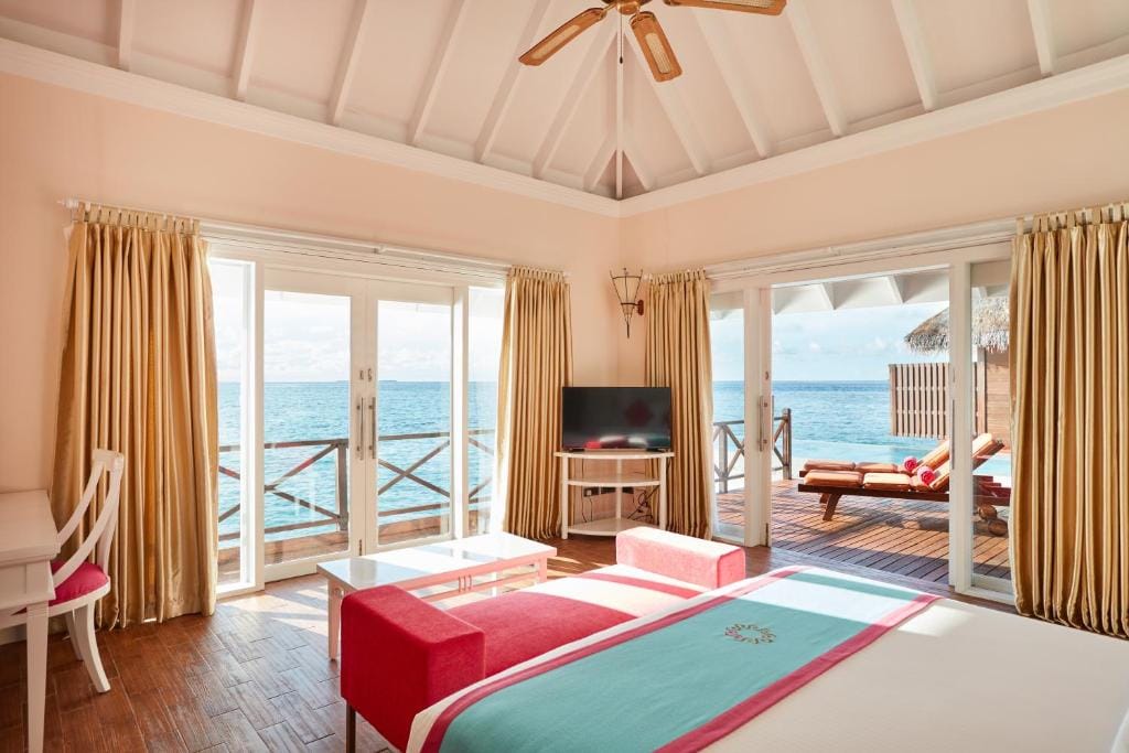 Sun Siyam Vilu Reef - 24 Hours All-Inclusive Dine-Around with Complimentary Return Trip — 4