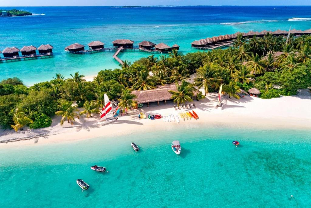 Sheraton Maldives Full Moon Resort & Spa — 1