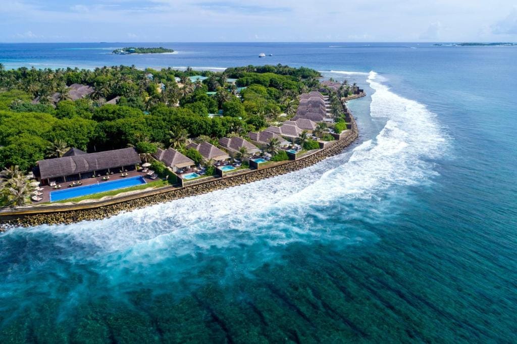 Sheraton Maldives Full Moon Resort & Spa — 2